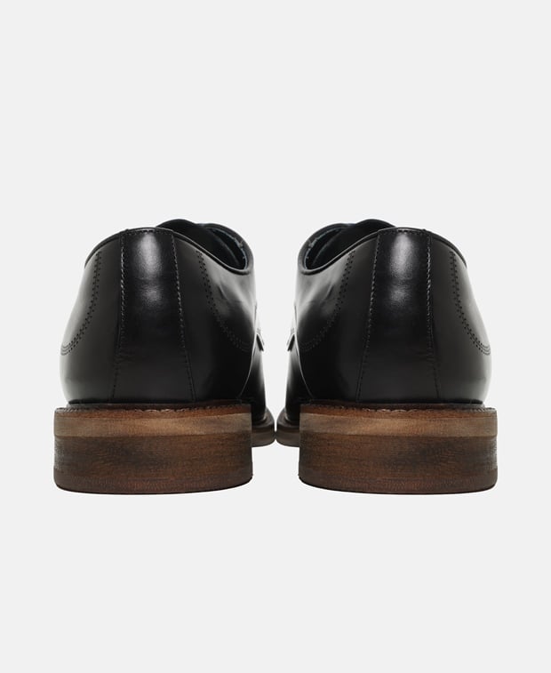Schnürschuhe