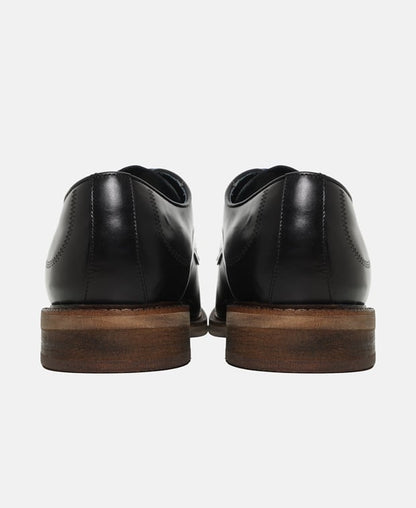 Schnürschuhe