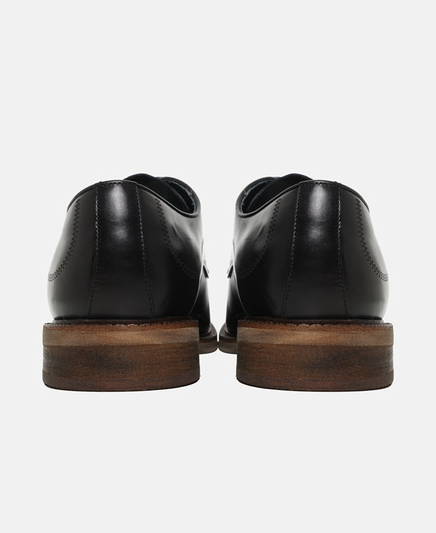 Schnürschuhe