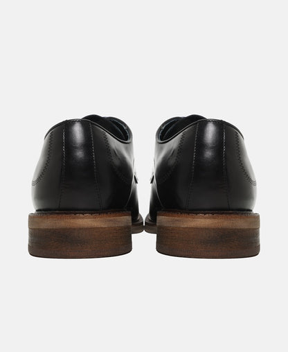 Schnürschuhe