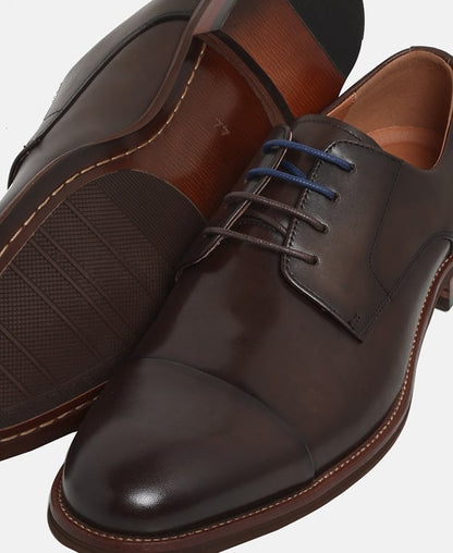 Schnürschuhe