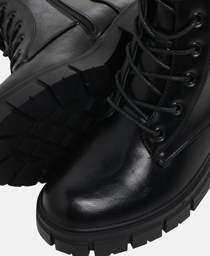 Schnürboots