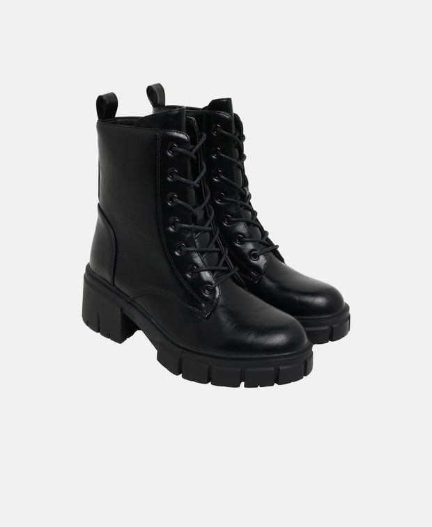Schnürboots