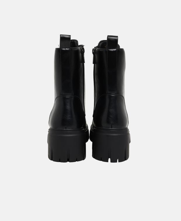 Schnürboots