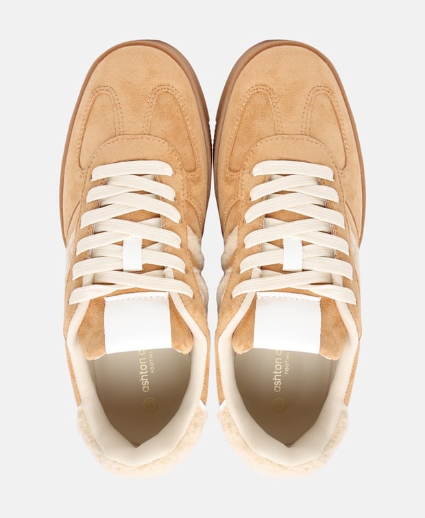 Sneaker