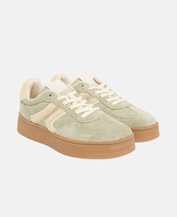 Sneaker