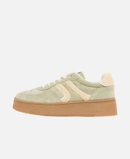 Sneaker
