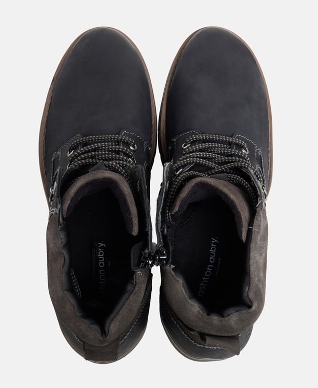 Schnürboots