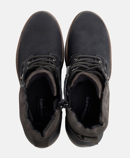 Schnürboots