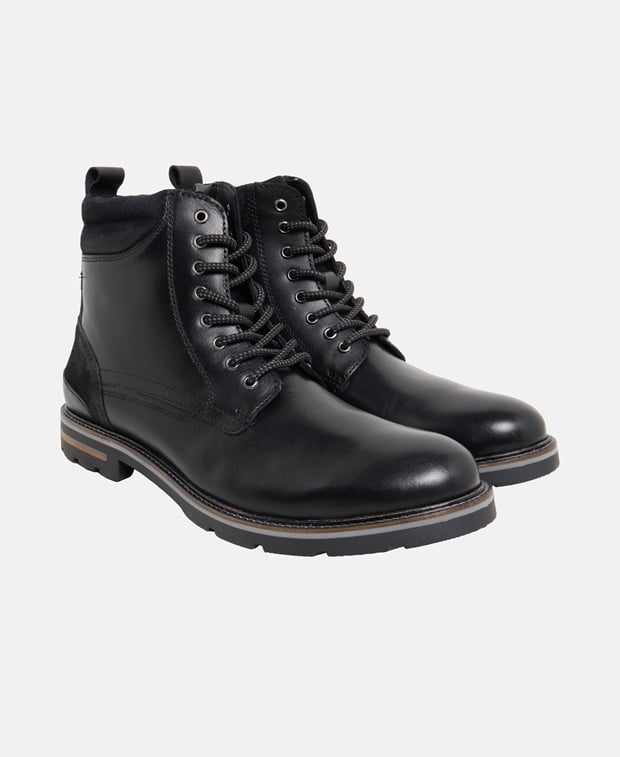 Schnürstiefeletten