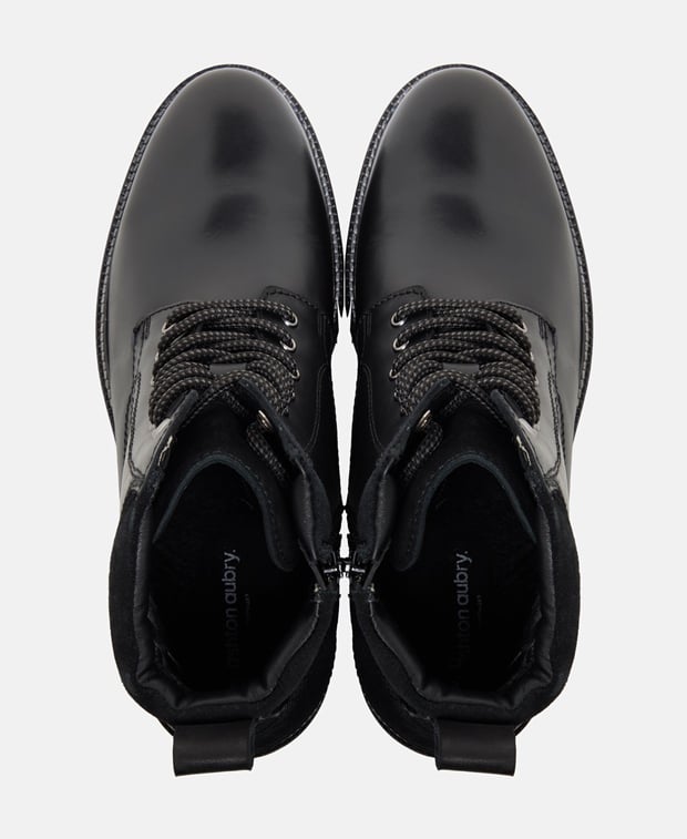 Schnürstiefeletten