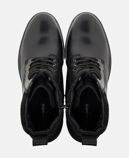 Schnürstiefeletten