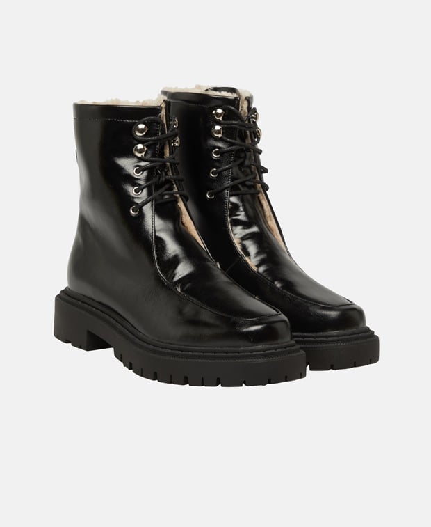 Schnürstiefeletten