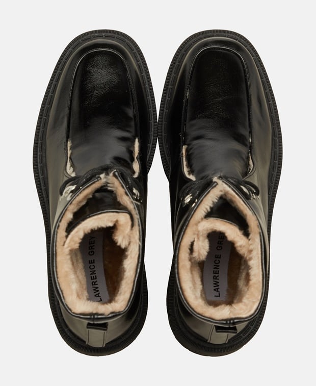 Schnürstiefeletten