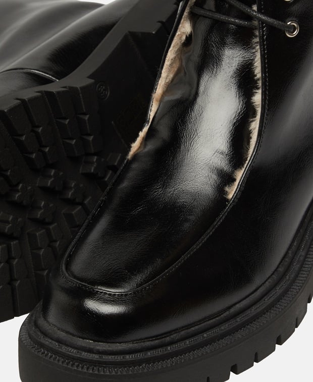 Schnürstiefeletten