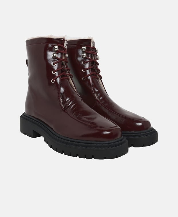 Schnürstiefeletten