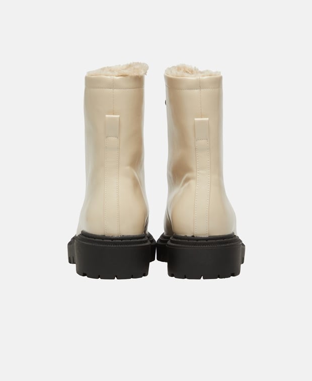 Schnürstiefeletten