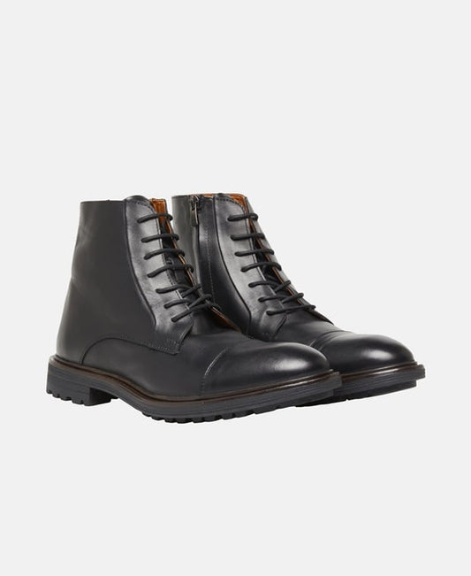 Schnürstiefeletten