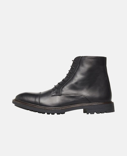 Schnürstiefeletten