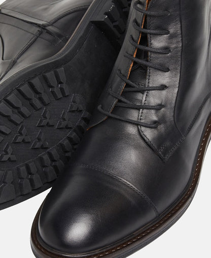 Schnürstiefeletten