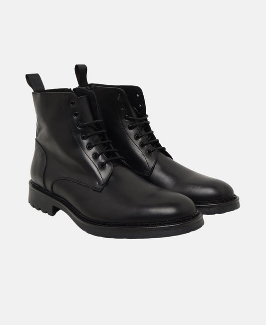 Schnürstiefeletten