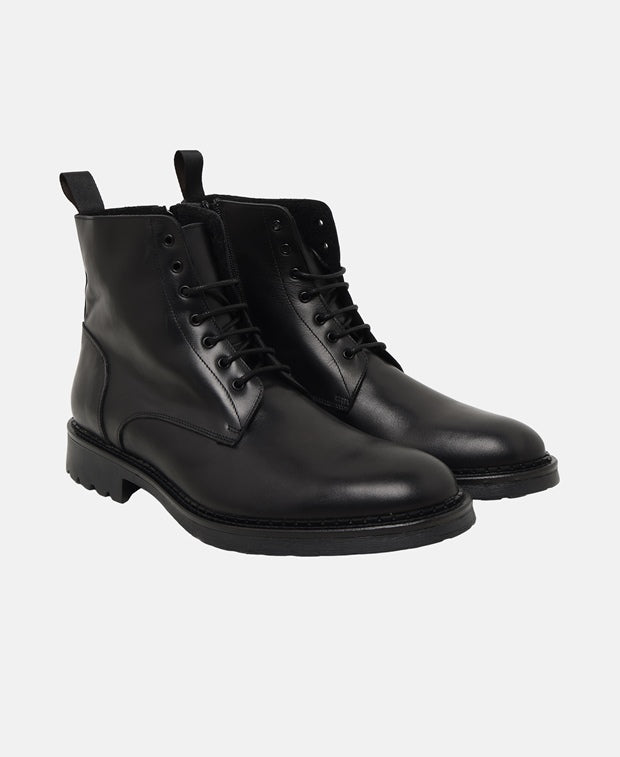 Schnürstiefeletten