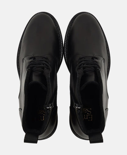 Schnürstiefeletten