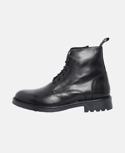 Schnürstiefeletten