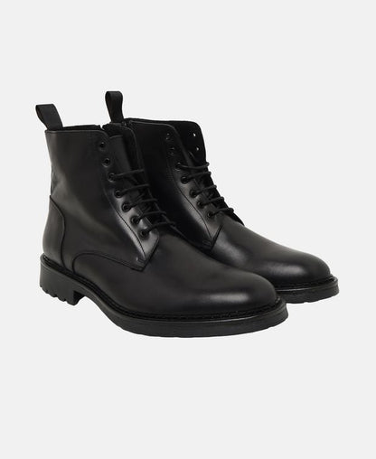 Schnürstiefeletten