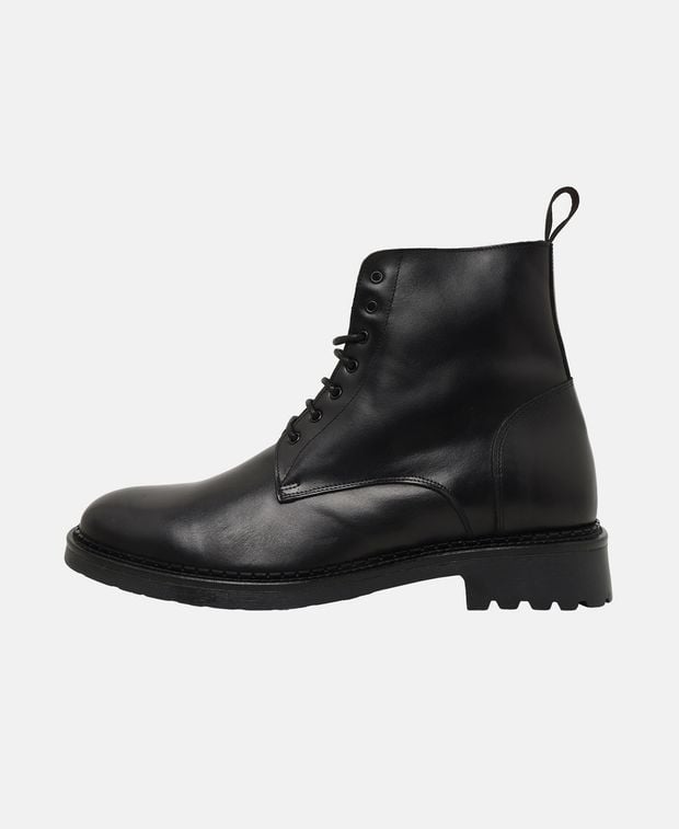 Schnürstiefeletten