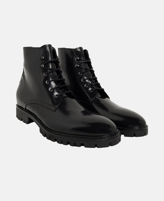 Schnürboots