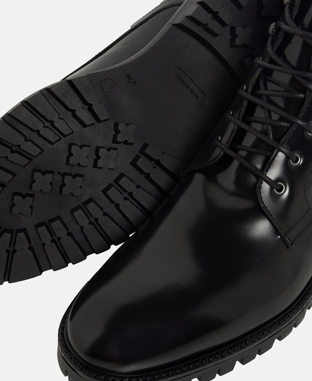 Schnürboots