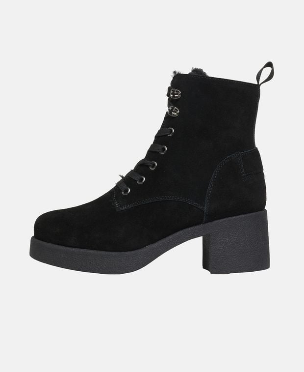Schnürstiefeletten