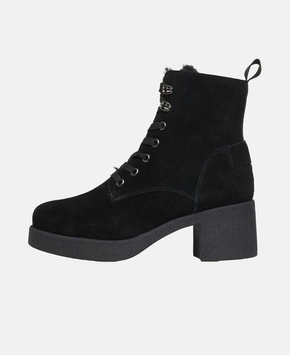 Schnürstiefeletten
