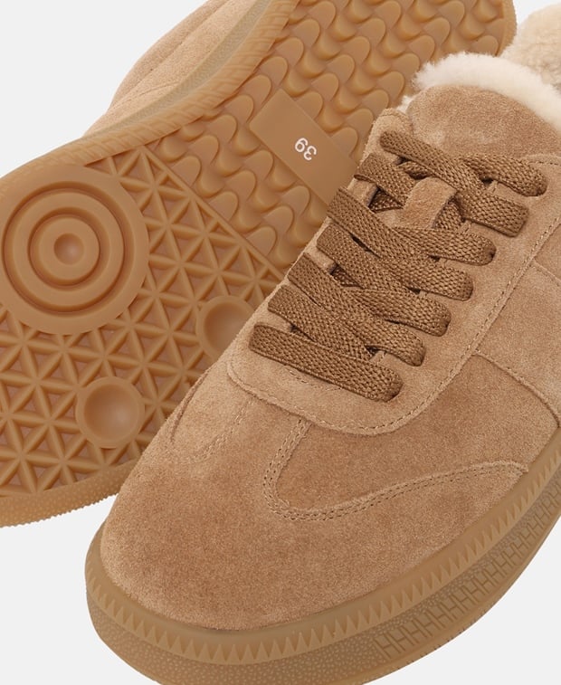 Sneaker