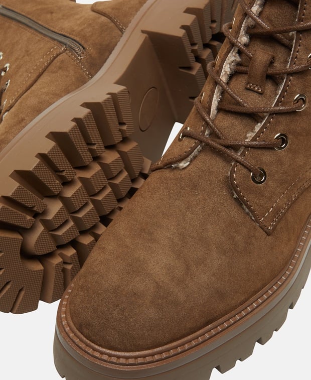 Schnürstiefeletten