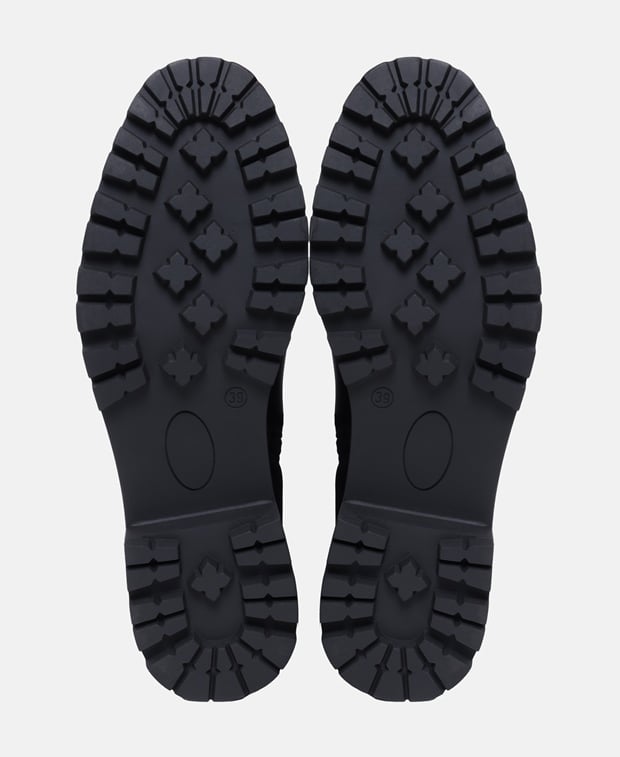 Wadenhohe Stiefel