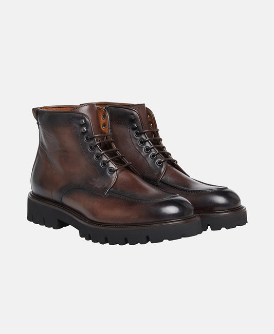 Schnürstiefeletten