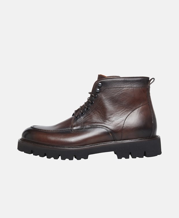 Schnürstiefeletten
