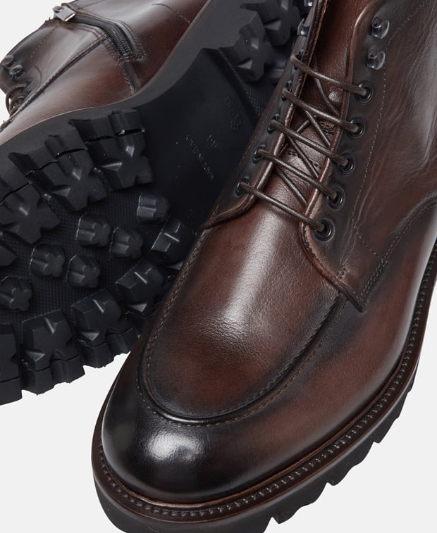 Schnürstiefeletten