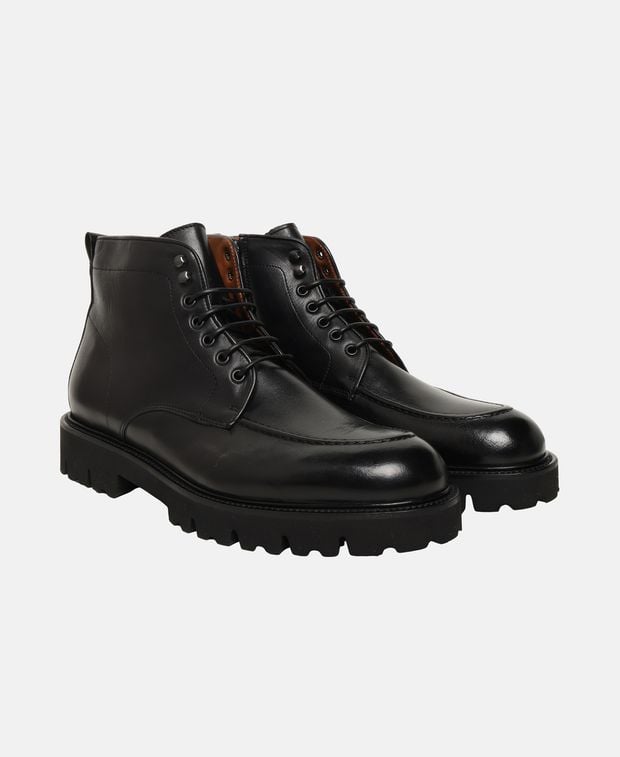 Schnürstiefeletten