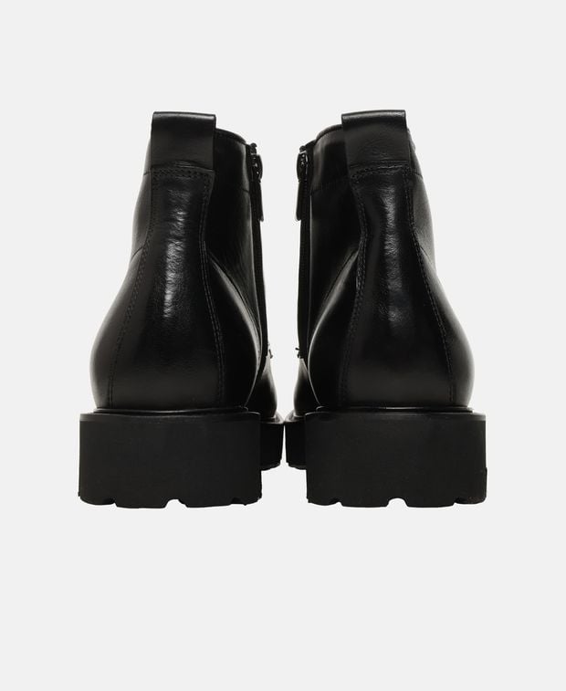 Schnürstiefeletten