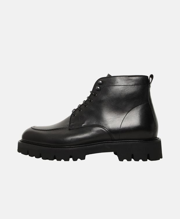 Schnürstiefeletten