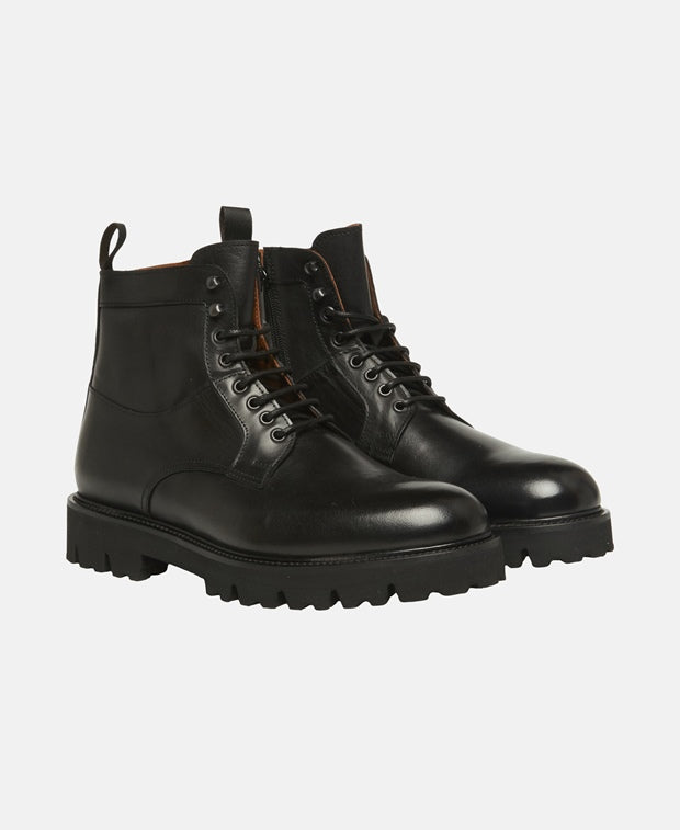 Schnürboots