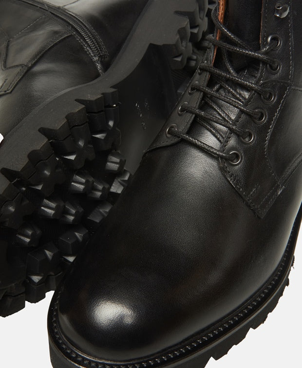 Schnürboots