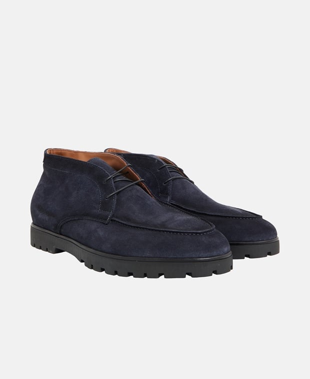 Schnürschuhe