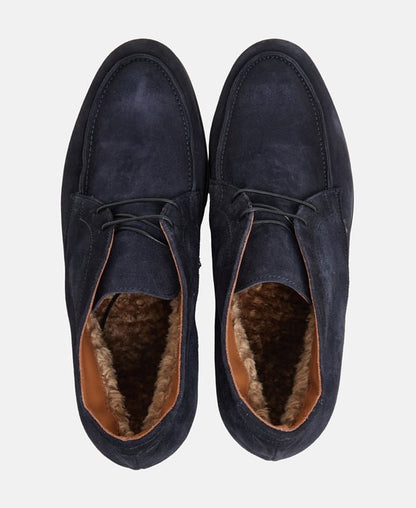 Schnürschuhe