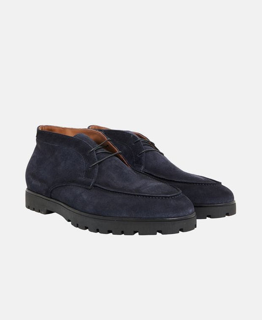 Schnürschuhe