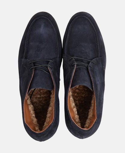 Schnürschuhe