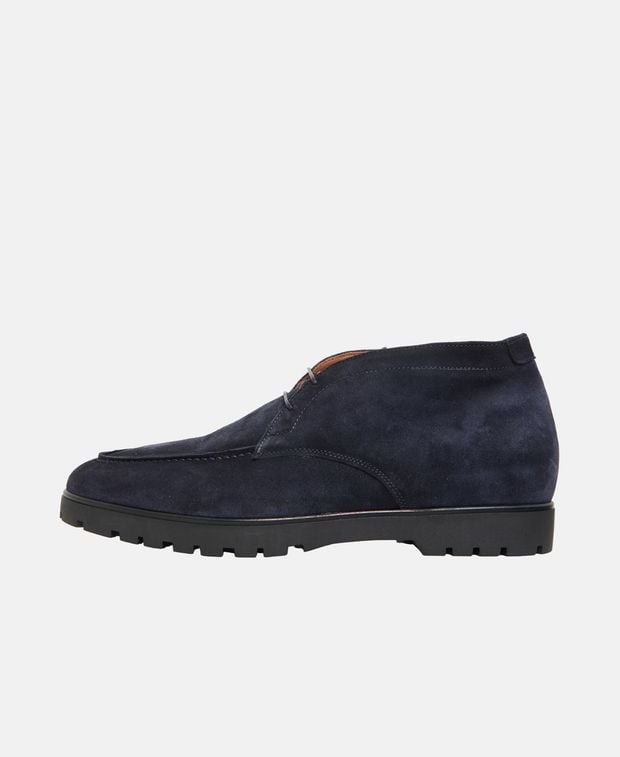 Schnürschuhe